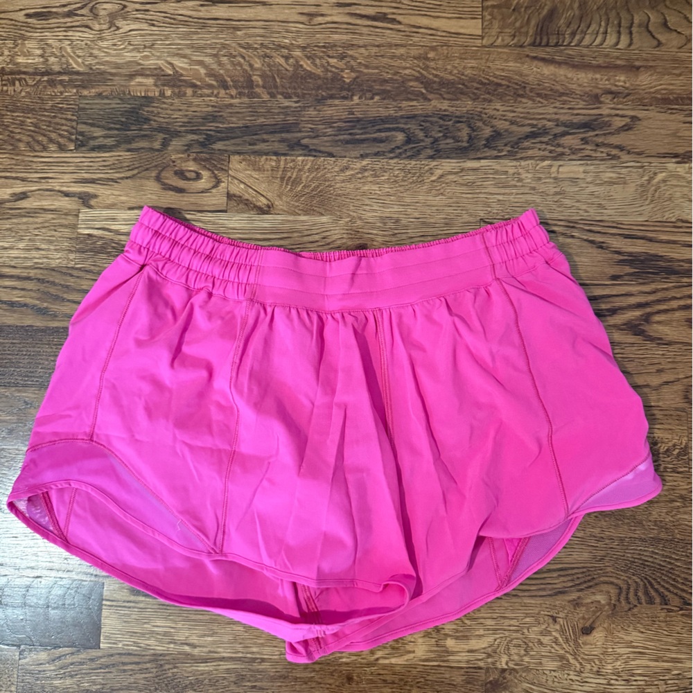 Lululemon Hotty Hot 4” shorts